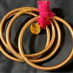 Chic Gold-Tone Bangle Bracelet Set with Pink Accent